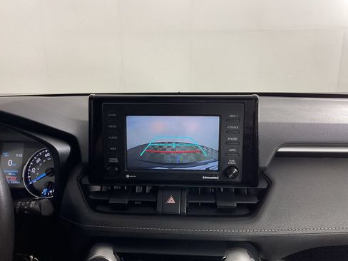 Used 2022 Toyota RAV4 LE AWD/4WD image 27