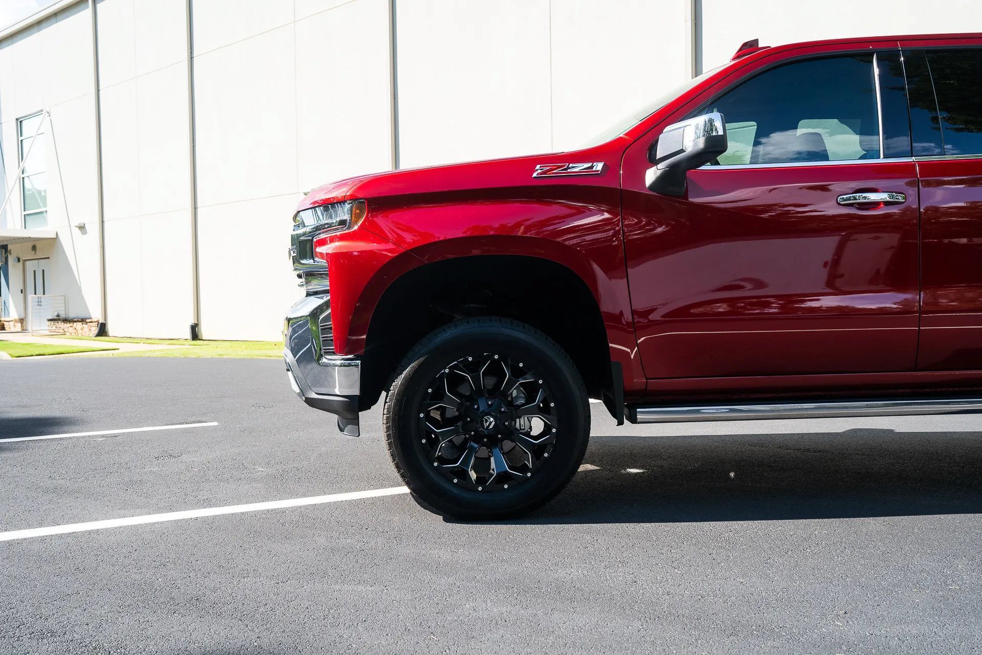 Used 2021 Chevrolet Silverado 1500 LTZ w/ LTZ Premium Package AWD/4WD image 3