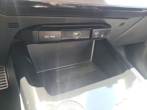 Certified 2025 Kia Niro EX Touring FWD image 25