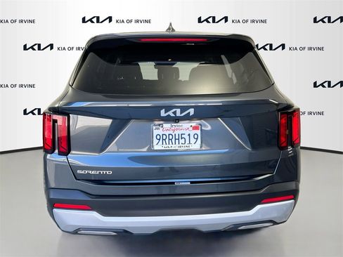 Certified 2024 Kia Sorento LX image 7