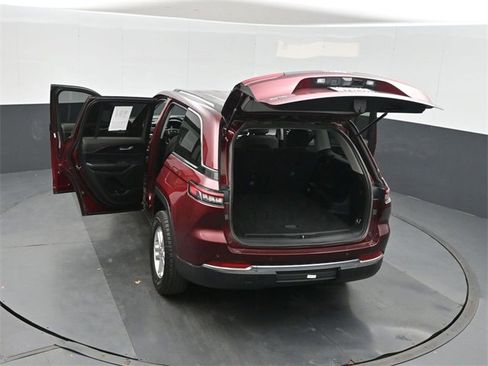 Used 2023 Jeep Grand Cherokee Laredo image 51