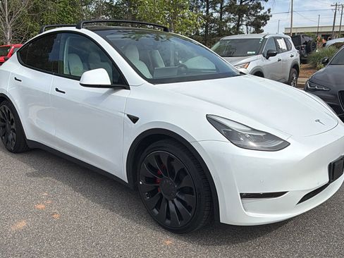 Used 2022 Tesla Model Y Performance image 5