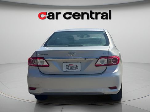 Used 2013 Toyota Corolla LE FWD image 4