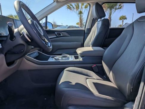 New 2026 Kia Carnival LXS FWD image 20