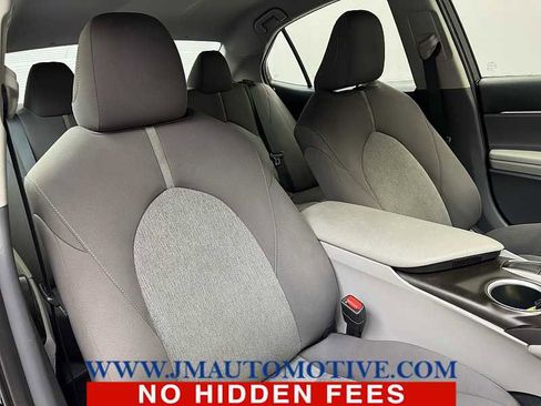 Used 2023 Toyota Camry LE image 20