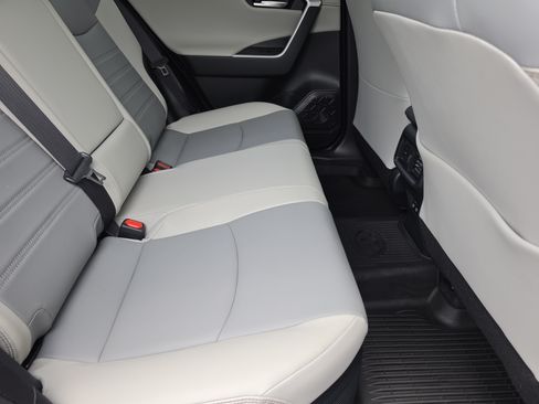 Certified 2020 Toyota RAV4 Limited AWD/4WD image 12