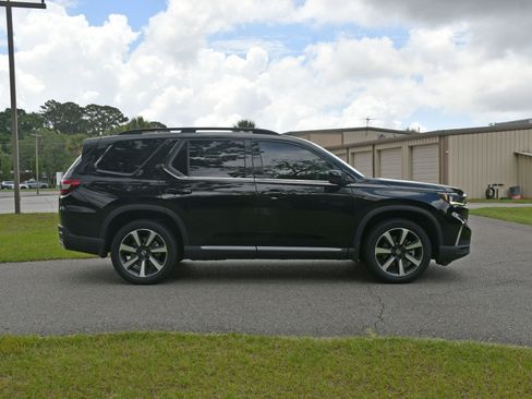 Used 2023 Honda Pilot Elite image 5