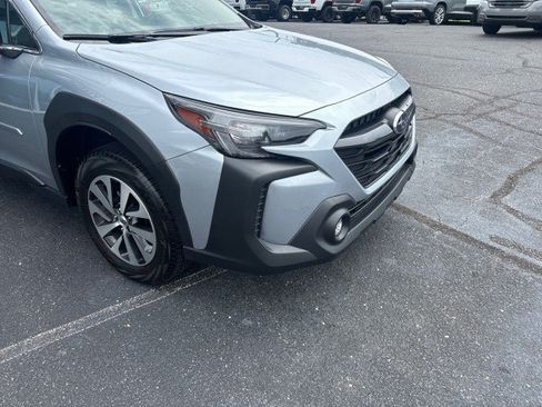 Certified 2025 Subaru Outback Premium AWD/4WD image 6