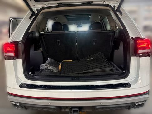 Used 2025 Volkswagen Atlas Peak Edition SE AWD/4WD image 22