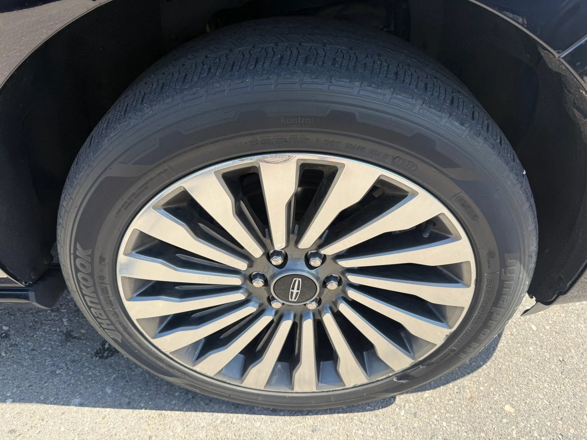 Used 2019 Lincoln Navigator Reserve w/ Cargo Package AWD/4WD image 12
