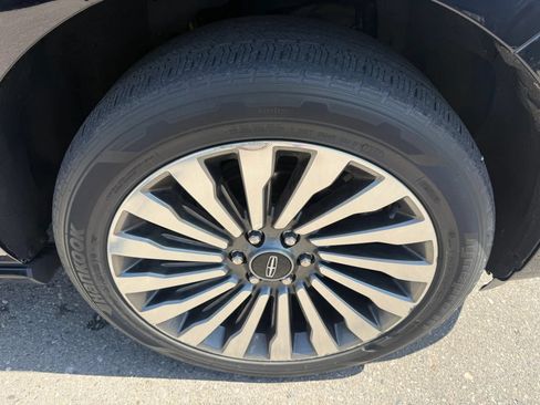 Used 2019 Lincoln Navigator Reserve w/ Cargo Package AWD/4WD image 12