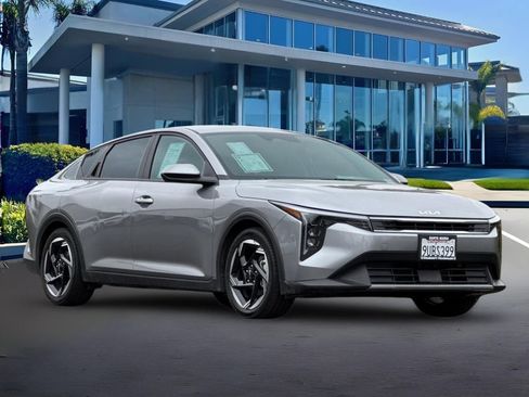 Used 2025 Kia K4 EX FWD image 2
