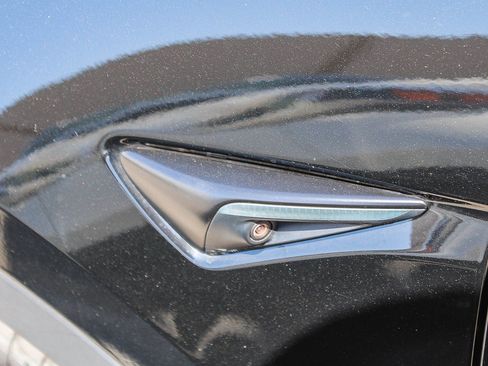 Used 2021 Tesla Model Y Long Range AWD/4WD image 12