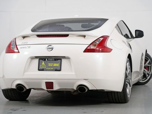Used 2014 Nissan 370Z Touring w/ Sport Package image 4