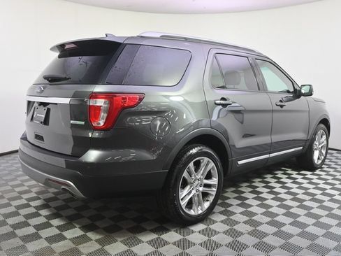 Used 2016 Ford Explorer XLT w/ Equipment Group 202A AWD/4WD image 6