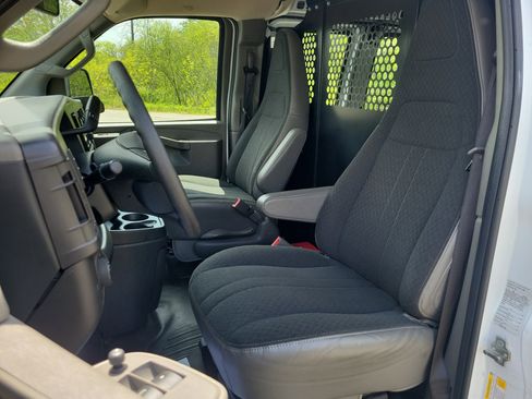 Used 2024 GMC Savana 2500 w/ Driver Convenience Package RWD image 14