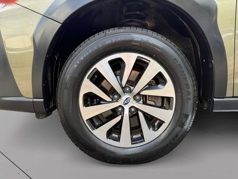 Used 2024 Subaru Outback Premium AWD/4WD image 16