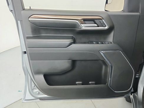 Used 2024 Chevrolet Silverado 1500 LT AWD/4WD image 16