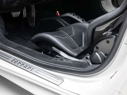 Used 2017 Ferrari 488 GTB image 88