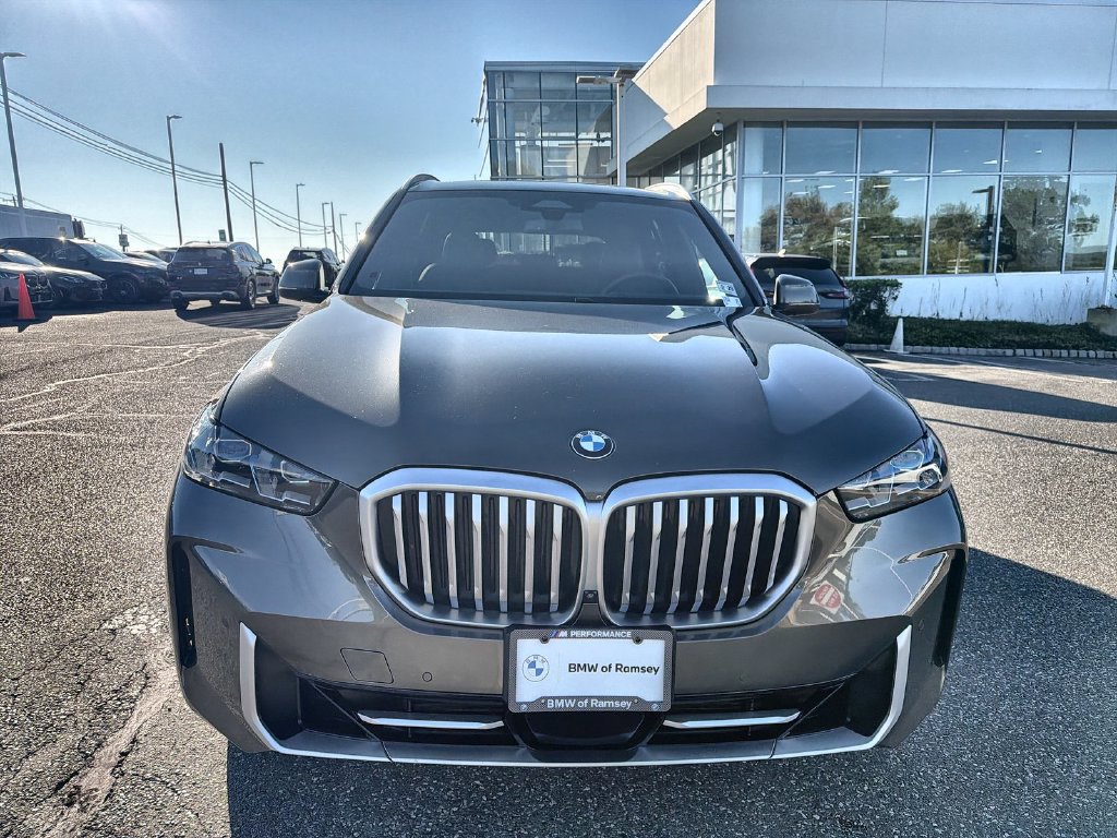 Used 2024 BMW X5 xDrive40i w/ Premium Package AWD/4WD image 14