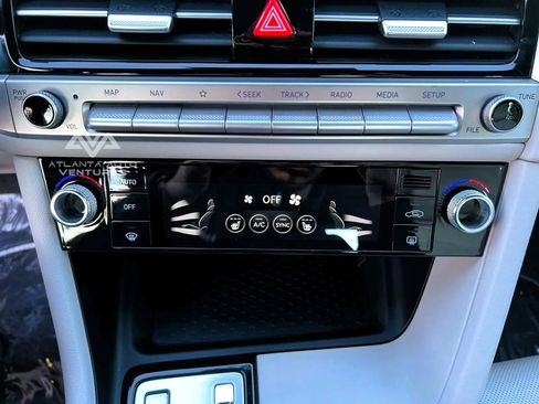 Used 2024 Genesis G70 2.5T image 20