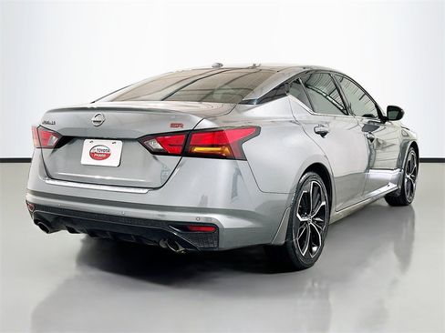 Used 2023 Nissan Altima 2.5 SR image 4