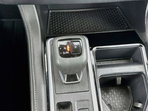 Used 2025 Nissan Pathfinder SV FWD image 23