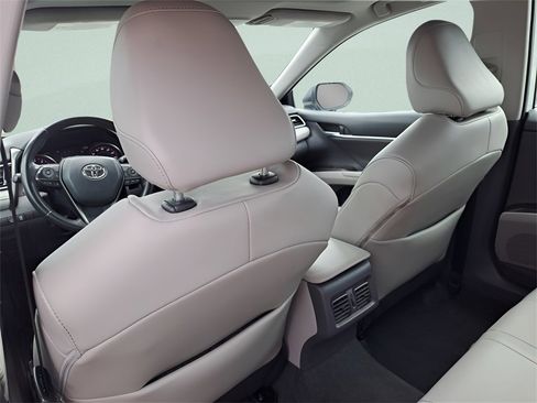 Used 2022 Toyota Camry XSE image 24