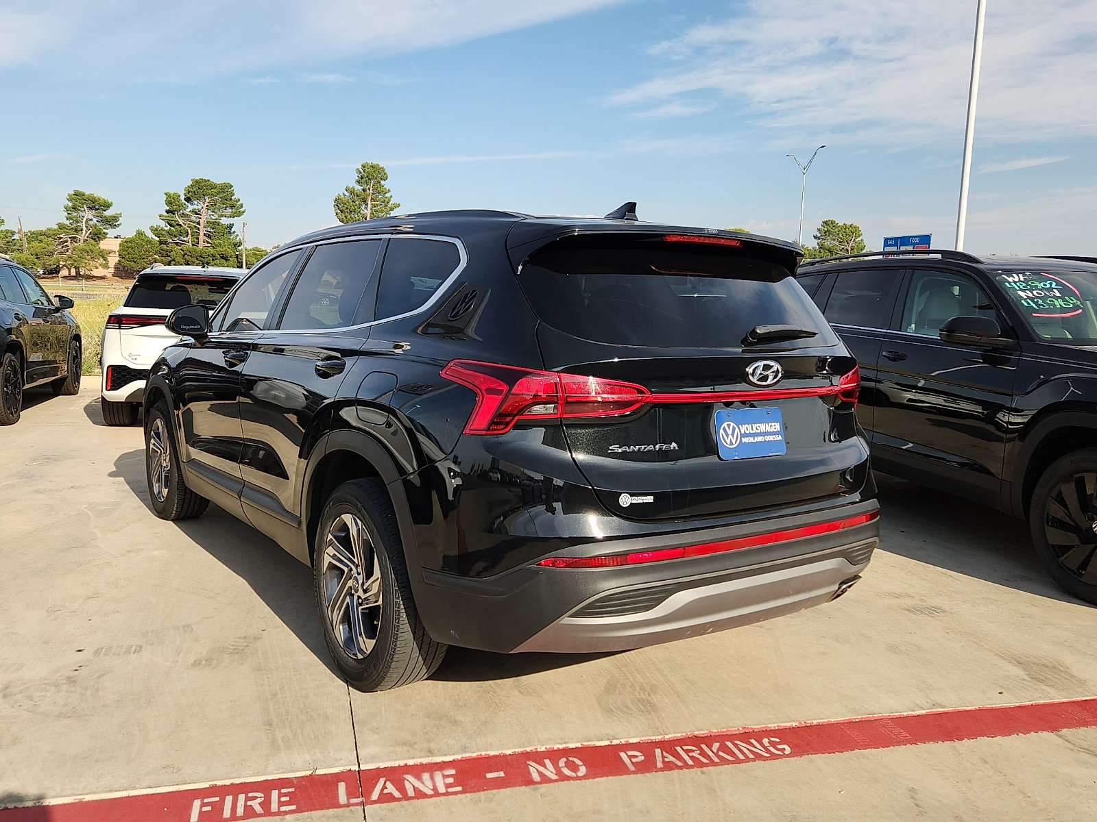 Used 2023 Hyundai Santa Fe SE FWD image 4