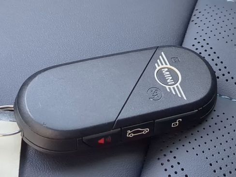 Used 2025 MINI Cooper 2-Door Hardtop image 37