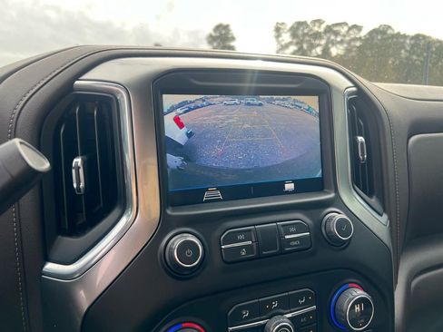 Used 2021 Chevrolet Silverado 1500 LT Trail Boss image 18