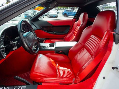 Used 1995 Chevrolet Corvette Convertible RWD image 7