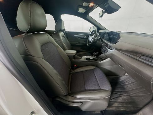 Used 2024 Buick Envista Preferred w/ Convenience I Package image 32