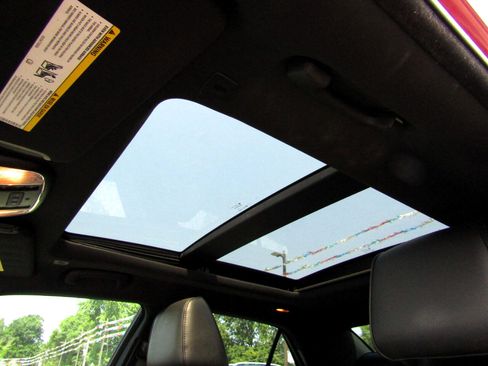 Used 2017 Chrysler 300 C Platinum image 13