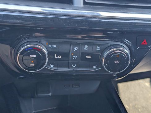 Used 2025 Chevrolet Trax RS w/ Driver Confidence Package FWD image 12