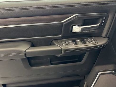 New 2026 RAM 2500 Laramie AWD/4WD image 13