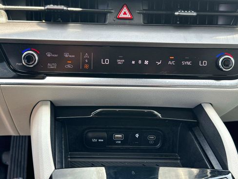 Used 2025 Kia Sportage EX w/ EX Premium Package AWD/4WD image 27