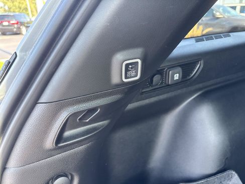 Used 2025 Jeep Grand Cherokee Altitude AWD/4WD image 12