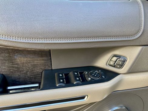 Used 2018 Ford Expedition Max Limited image 19