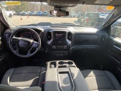 Used 2022 Chevrolet Silverado 1500 Custom Trail Boss w/ LPO, Dark Essentials Package AWD/4WD image 12