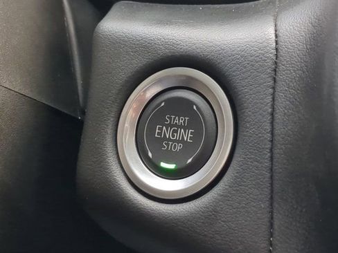 Used 2024 GMC Yukon SLE w/ Gmc Pro Safety Plus Package image 26