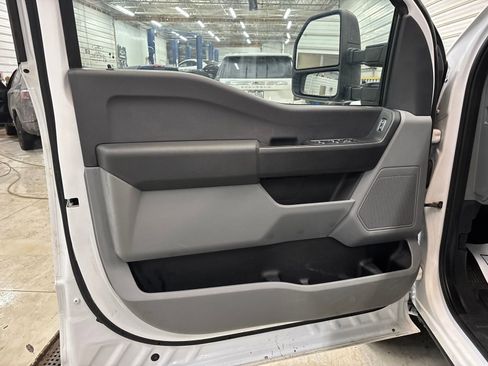 Used 2023 Ford F250 XL image 7