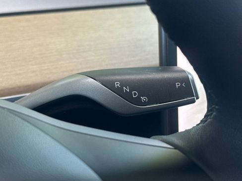 Used 2022 Tesla Model Y Performance AWD/4WD image 17