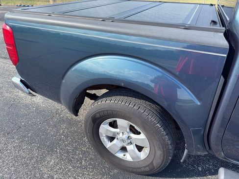Used 2013 Nissan Frontier SV w/ SV Value Truck Pkg AWD/4WD image 5