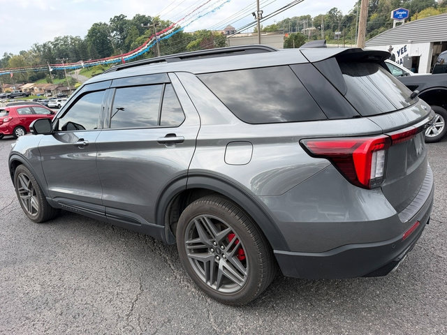 Used 2025 Ford Explorer ST w/ Sun And Sound Package AWD/4WD image 4