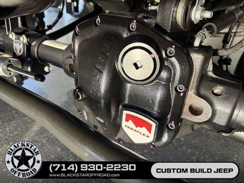 Used 2025 Jeep Wrangler Unlimited Rubicon 4xe w/ Safety Group AWD/4WD image 39