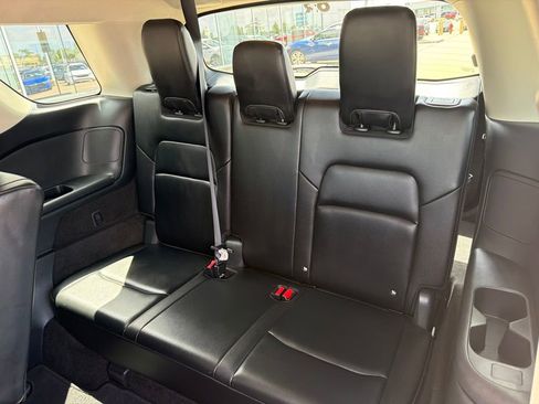 Used 2024 Nissan Pathfinder SL FWD image 16
