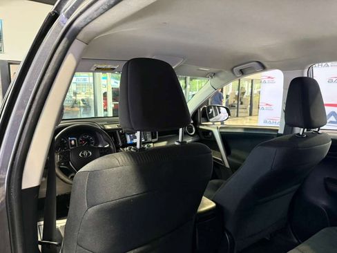 Used 2017 Toyota RAV4 LE FWD image 37