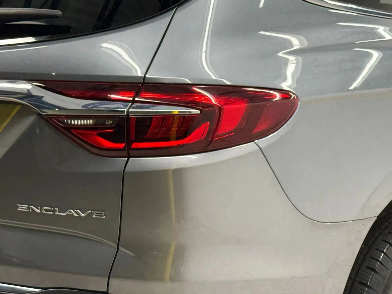 Used 2018 Buick Enclave Premium FWD image 10