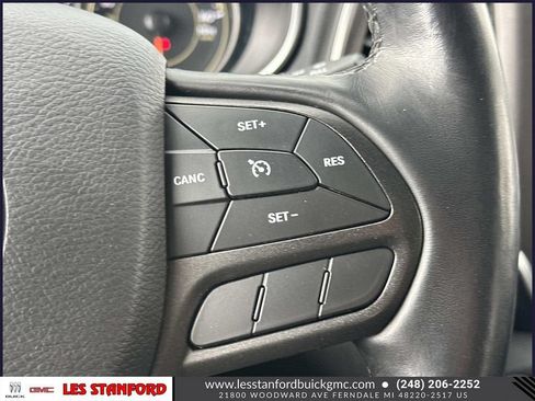 Used 2021 Jeep Cherokee Trailhawk AWD/4WD image 24